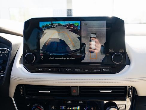 Used 2023 Nissan Rogue SL w/ SL Premium Package image 15