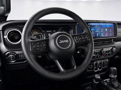 Used 2025 Jeep Gladiator Sport AWD/4WD image 18