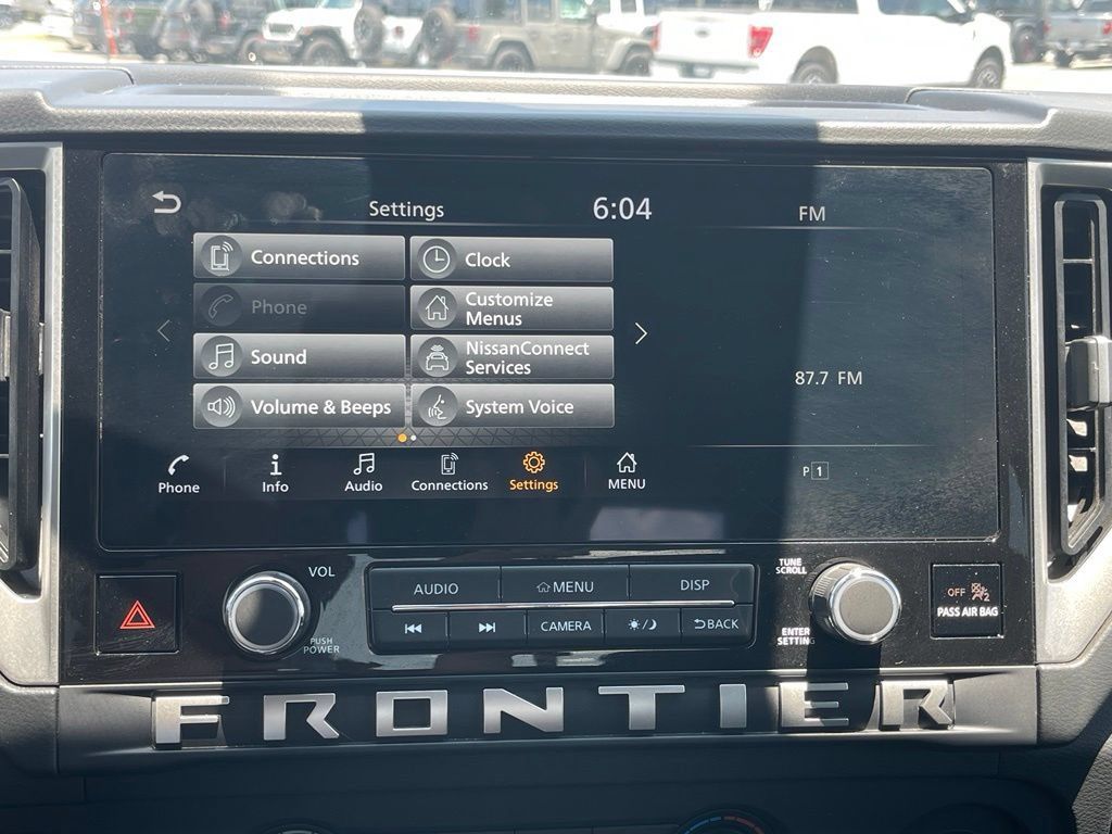 Used 2025 Nissan Frontier SV RWD image 27