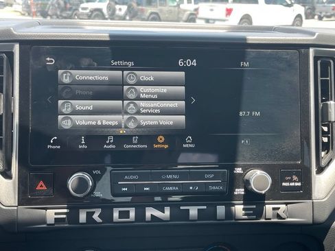 Used 2025 Nissan Frontier SV RWD image 27