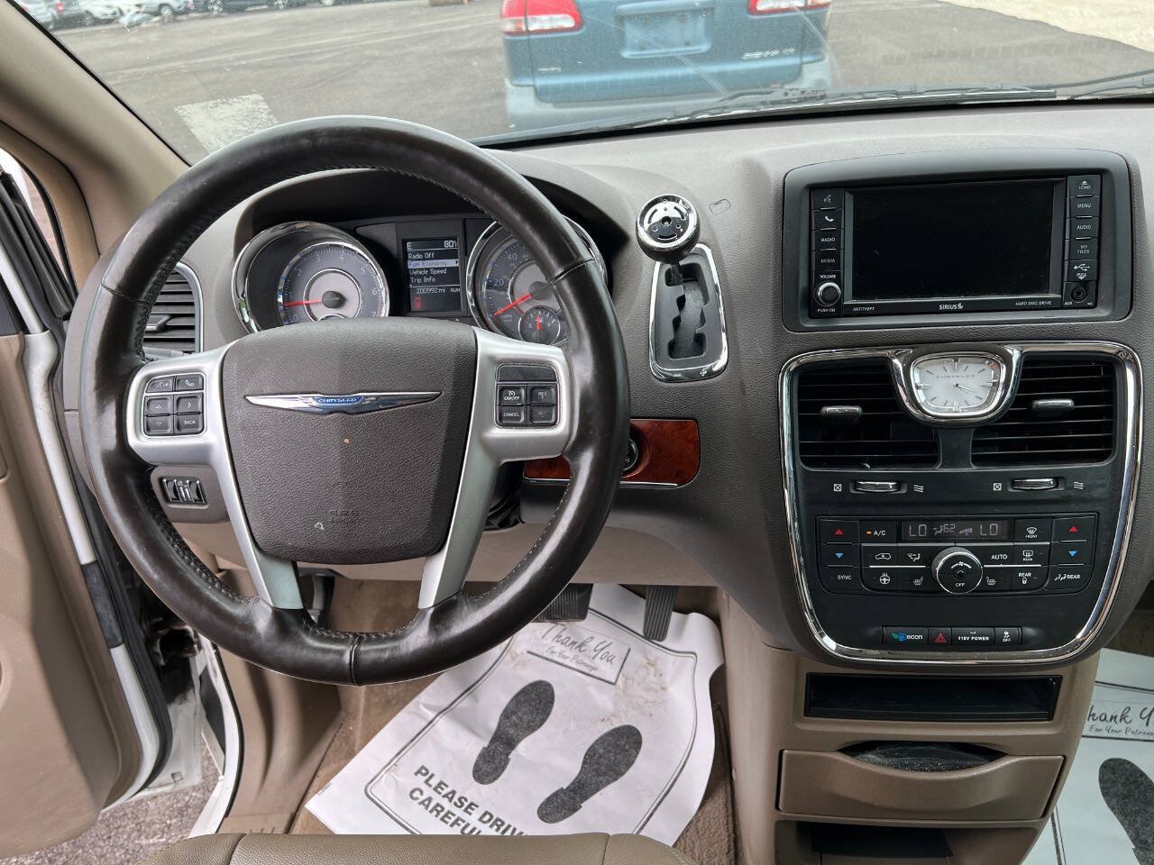 Used 2015 Chrysler Town & Country Touring w/ Driver Convenience Group FWD image 25