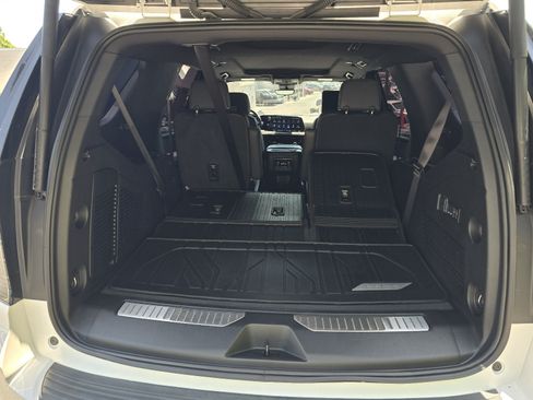 Used 2025 Chevrolet Tahoe Premier AWD/4WD image 25