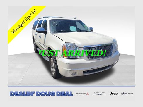 Used 2008 GMC Yukon XL SLT AWD/4WD image 1