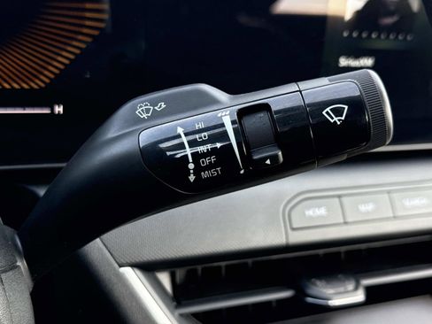 Used 2025 Kia K4 LXS image 11