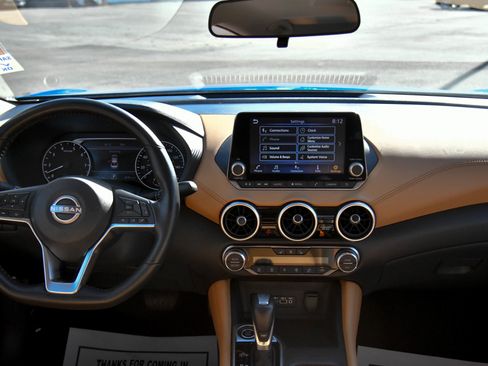 Used 2025 Nissan Sentra SV w/ SV Premium Package image 39