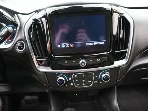 Used 2020 Chevrolet Traverse LT w/ Driver Confidence II Package image 10