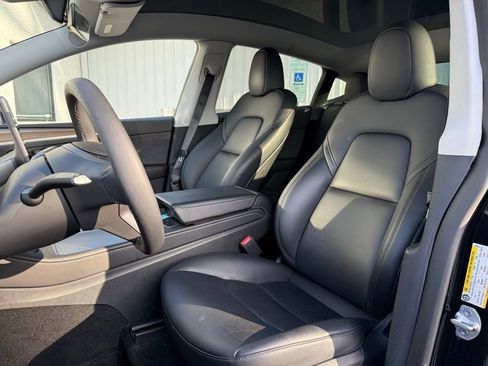 Used 2023 Tesla Model Y Long Range image 10