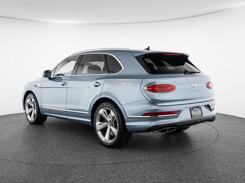 Certified 2023 Bentley Bentayga AWD/4WD image 3