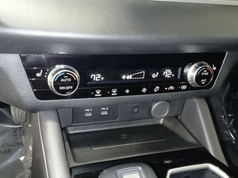 Used 2025 Mitsubishi Outlander SE AWD/4WD image 22