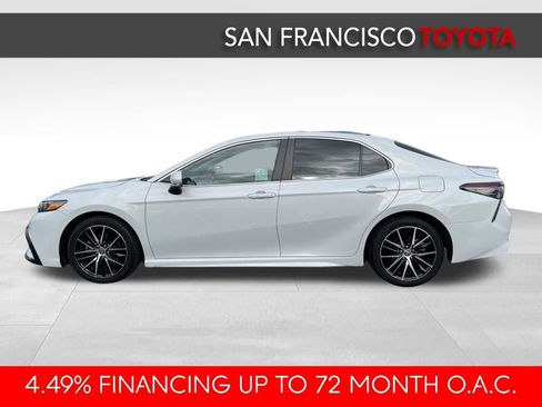 Used 2023 Toyota Camry SE image 2