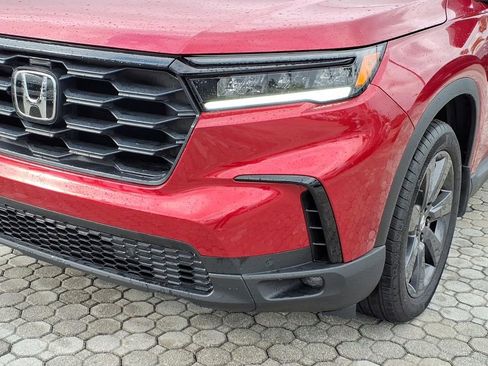 Used 2025 Honda Pilot Sport image 17