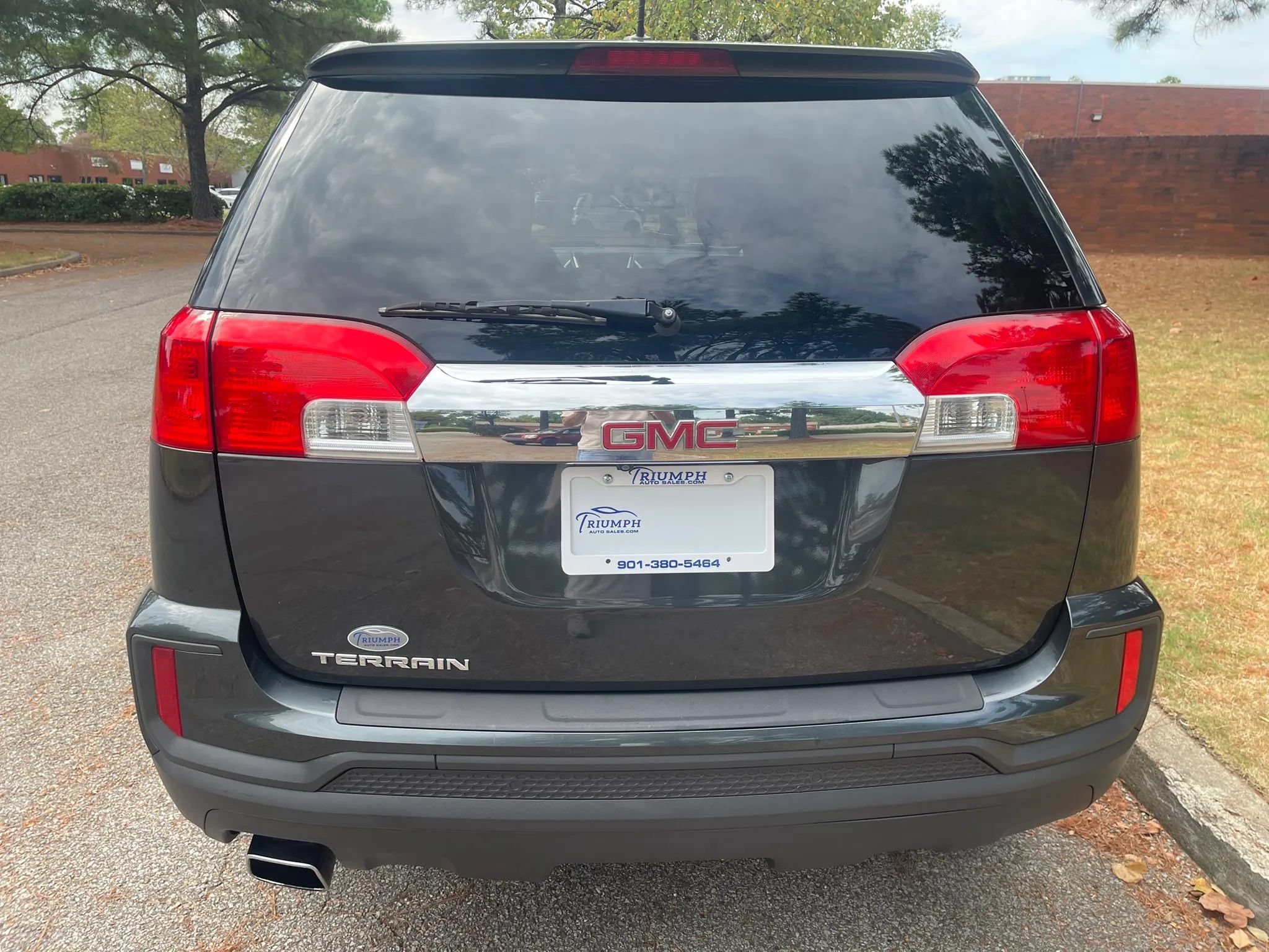 Used 2017 GMC Terrain SLE FWD image 4