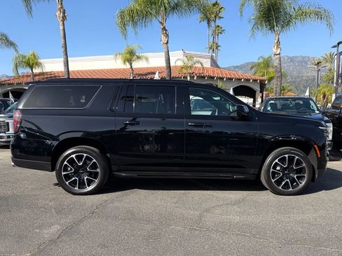 Used 2025 Chevrolet Suburban RST w/ Sun And Tow Package image 9