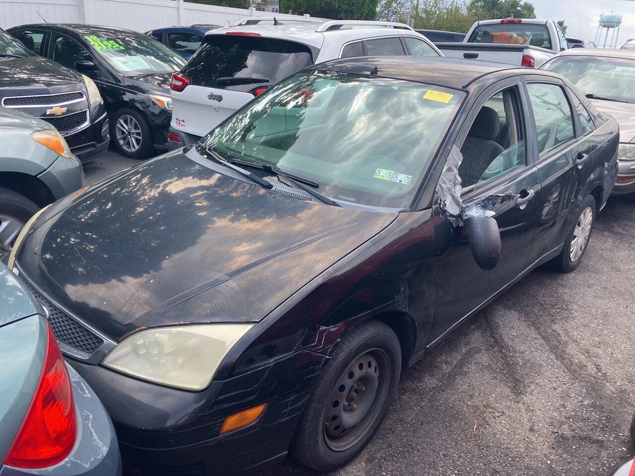Used 2005 Ford Focus S FWD image 2