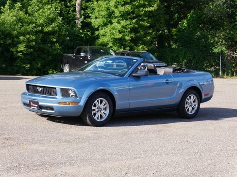 Used 2006 Ford Mustang Premium RWD image 7