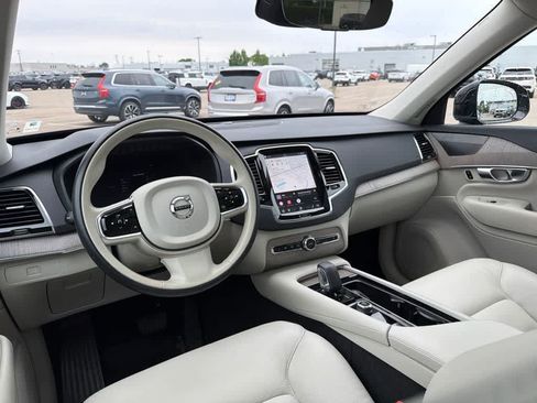Used 2024 Volvo XC90 B6 Plus w/ Protection Package Premier AWD/4WD image 29