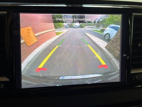 Used 2024 Chrysler Pacifica Touring-L FWD image 20