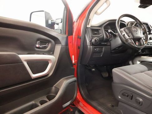 Used 2024 Nissan Titan SV w/ SV Convenience Package AWD/4WD image 7