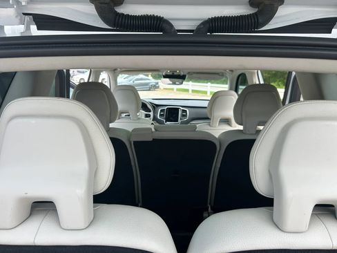 Used 2020 Volvo XC90 T5 Momentum w/ Protection Package Premier FWD image 33