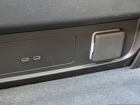 Used 2025 Cadillac Escalade IQ Luxury 2 w/ LPO, Premium Carpet Package AWD/4WD image 33