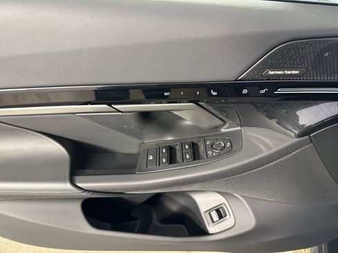 Used 2025 BMW 530i xDrive image 20