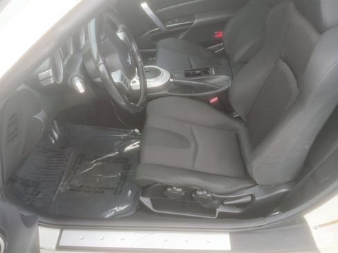Used 2006 Nissan 350Z Enthusiast w/ (N93) Cargo Convenience Pkg image 9