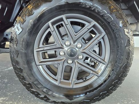 Used 2024 Jeep Gladiator Sport AWD/4WD image 47