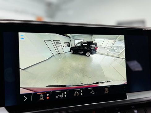 Used 2024 Chevrolet Silverado 1500 LTZ w/ LTZ Convenience Package II image 30