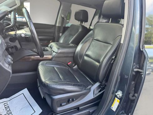 Used 2020 Chevrolet Suburban LT AWD/4WD image 12