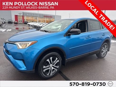 Used 2018 Toyota RAV4 LE image 1