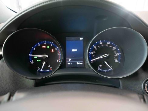 Used 2019 Toyota C-HR Limited FWD image 16