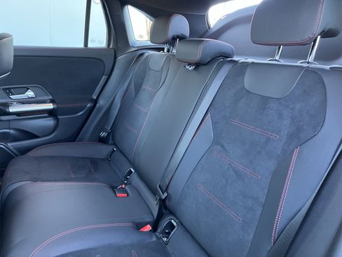 Certified 2025 Mercedes-Benz GLA 250 image 33