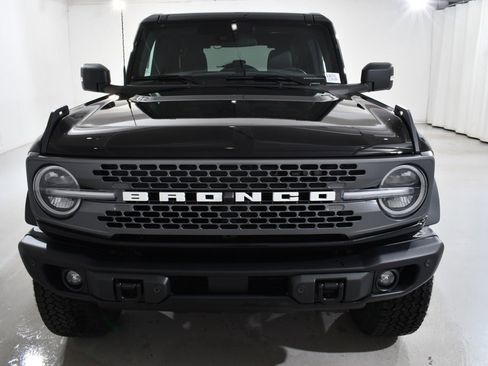 New 2025 Ford Bronco Badlands image 3