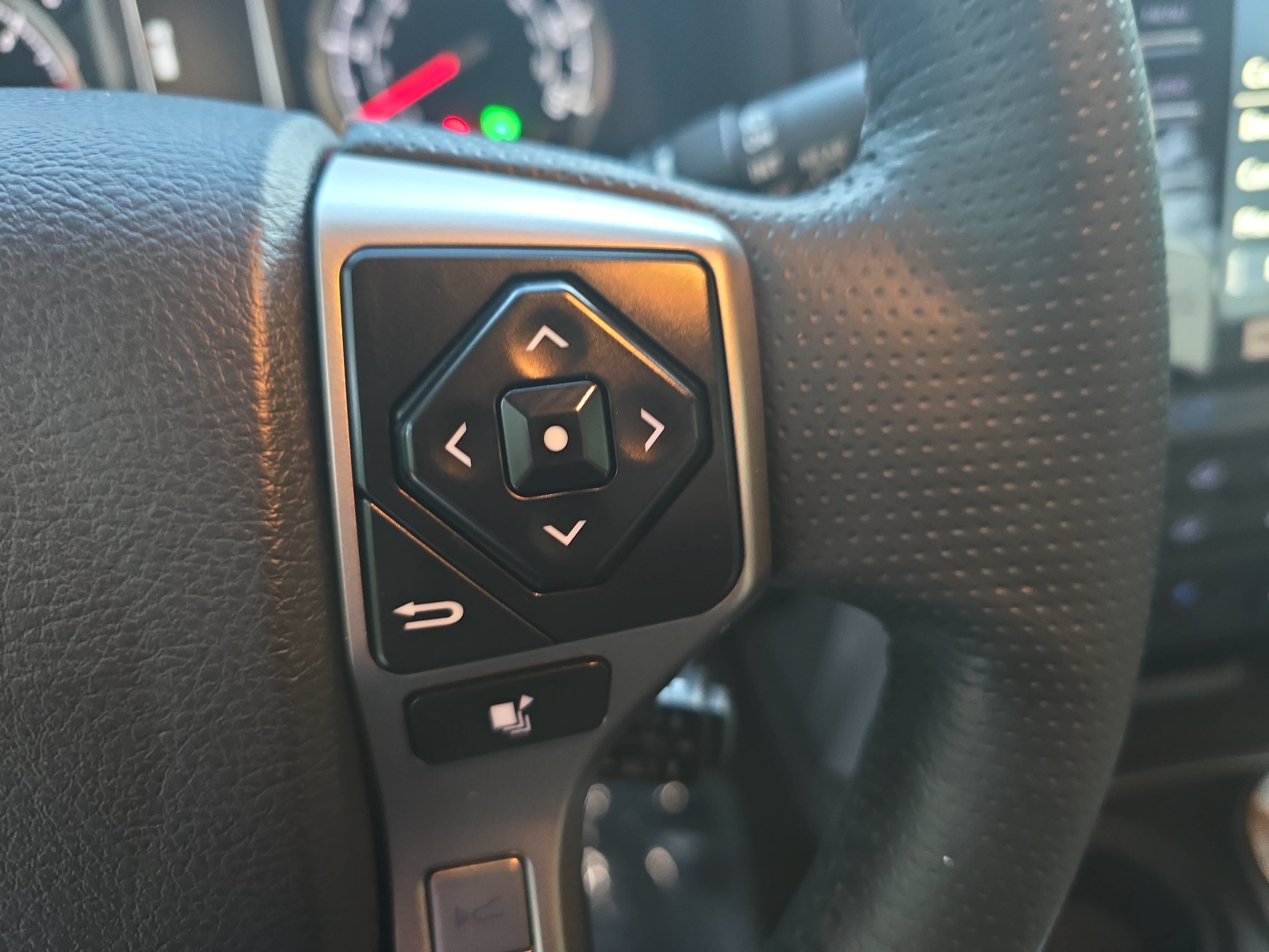 Used 2024 Toyota 4Runner Limited AWD/4WD image 16