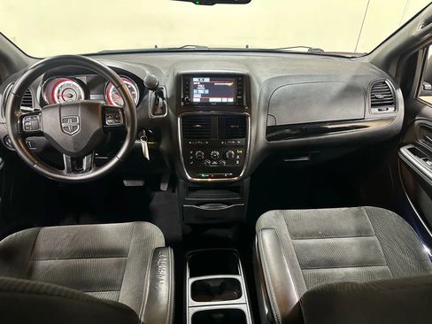 Used 2017 Dodge Grand Caravan SE image 47