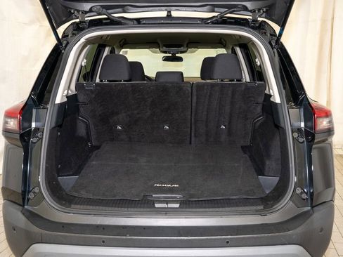 Used 2023 Nissan Rogue SV image 5