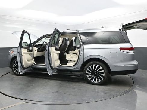 Used 2023 Lincoln Navigator L Black Label image 42