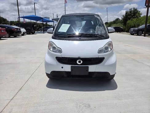 Used 2015 smart fortwo pure RWD image 2