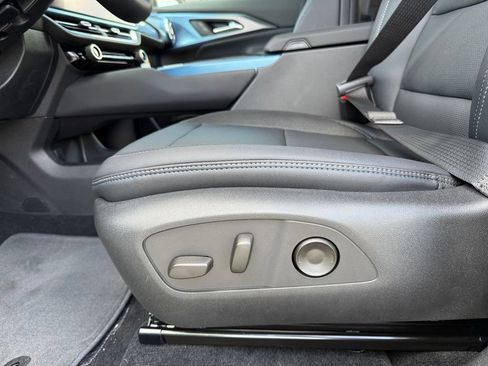 New 2026 Chevrolet Equinox EV LT FWD image 17