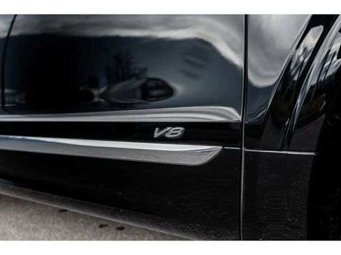 Used 2022 Bentley Bentayga image 17