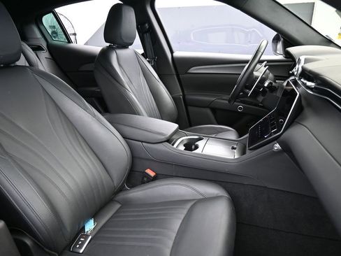 Used 2024 Maserati Grecale GT image 46