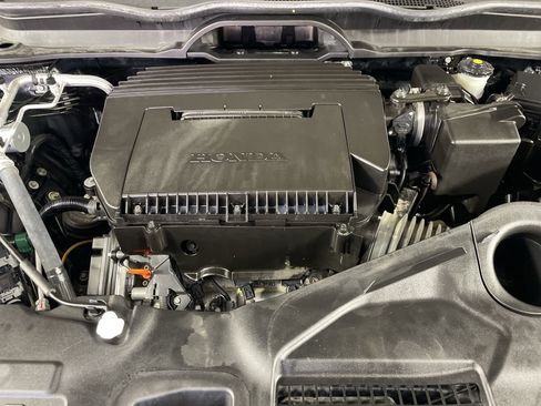 Used 2025 Honda Pilot TrailSport image 10