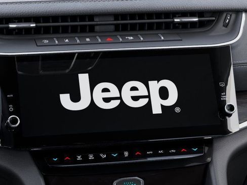 Used 2026 Jeep Grand Cherokee Limited w/ Limited Altitude Package AWD/4WD image 18