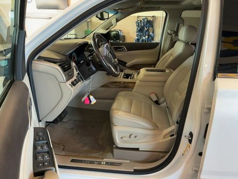 Used 2017 GMC Yukon Denali w/ Open Road Package image 8