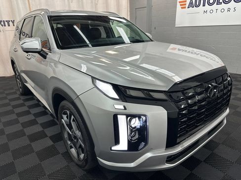 Used 2023 Hyundai Palisade Limited w/ Cargo Package AWD/4WD image 2