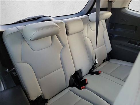 Used 2025 Kia Telluride S FWD image 17