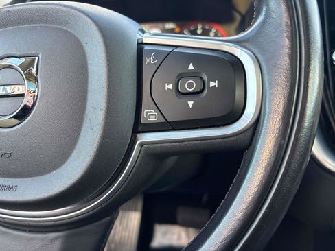 Used 2018 Volvo XC60 T6 Momentum w/ Advanced Package image 24