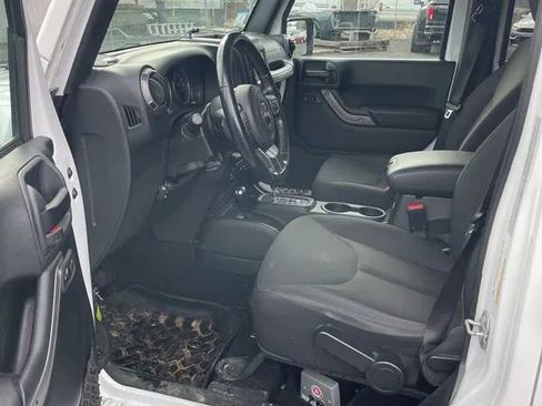 Used 2018 Jeep Wrangler Unlimited Sport S image 10