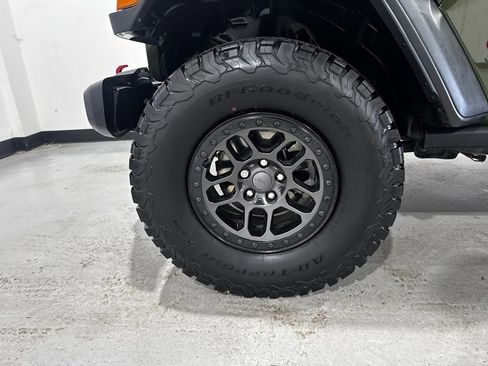 Used 2021 Jeep Wrangler Unlimited Rubicon w/ Xtreme Recon 35" Tire Package AWD/4WD image 8