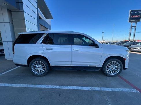 Used 2021 Cadillac Escalade Premium Luxury image 4